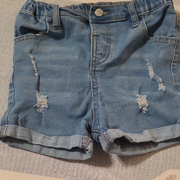 SHEIN Kids Denim and White Shorts Set - Picture 2 of 4